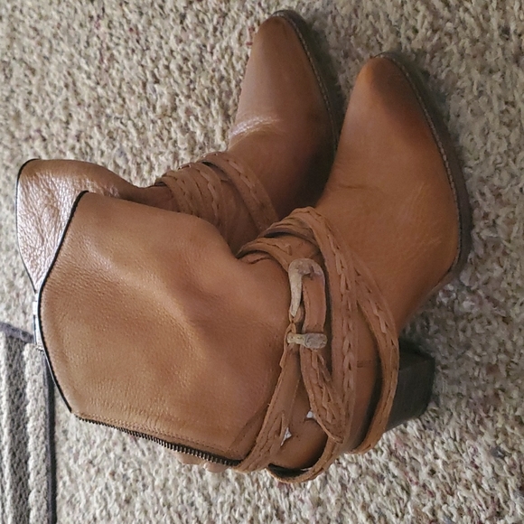 REALLY RARE/FIRM PRICE Freebird/Cadence Boots w/stars/size...